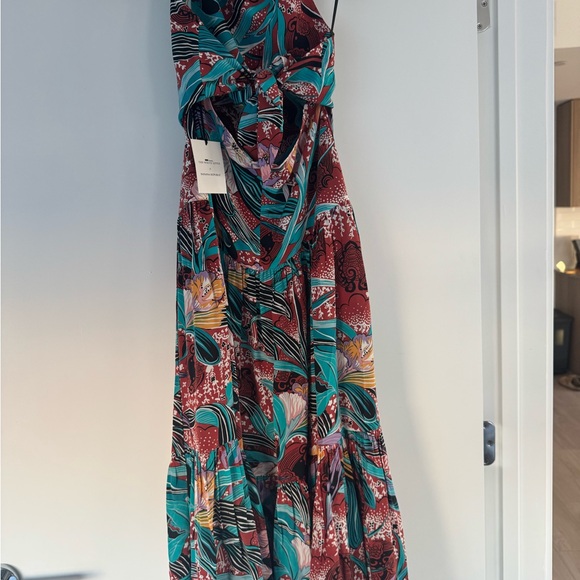 THE WHITE LOTUS MATTE SILK HALTER MAXI DRESS - Picture 5 of 10